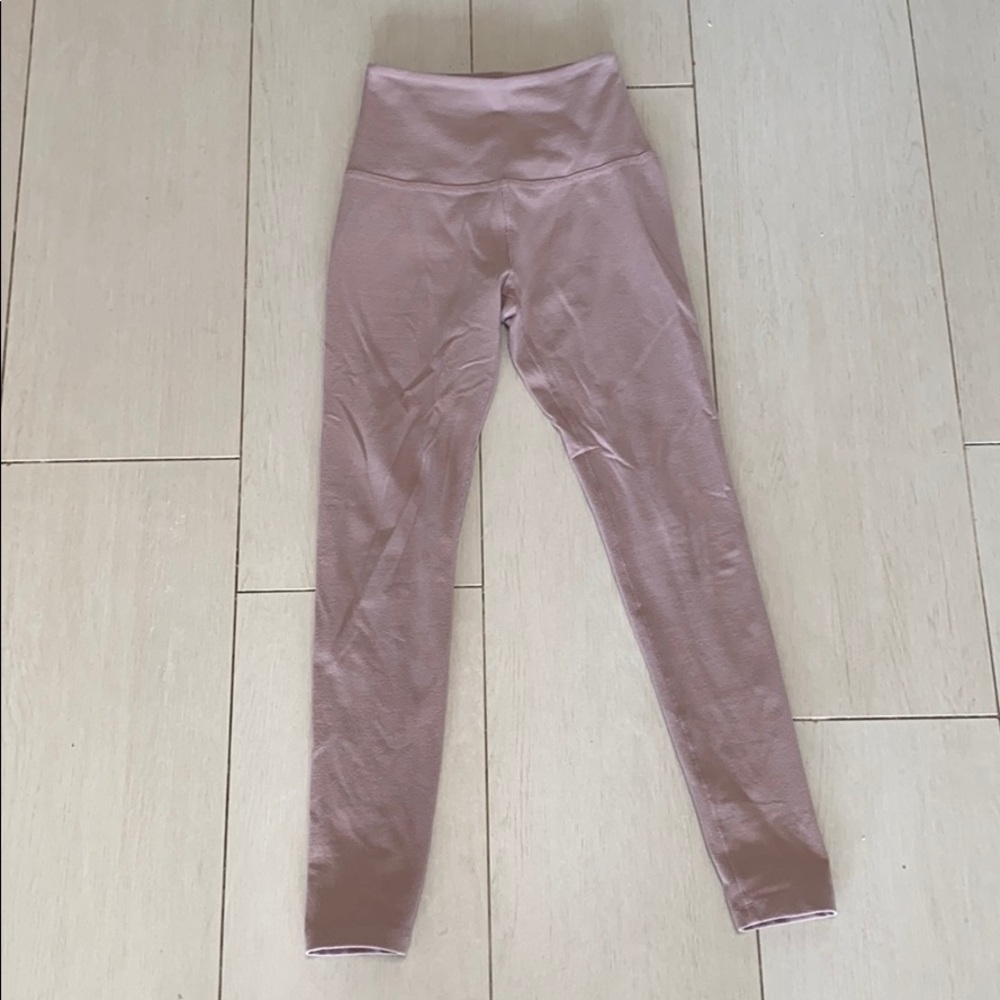 Beyond Yoga pale pink leggings size XS